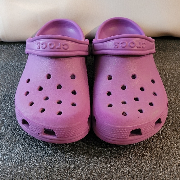 Youth Purple Crocs - Picture 2 of 5